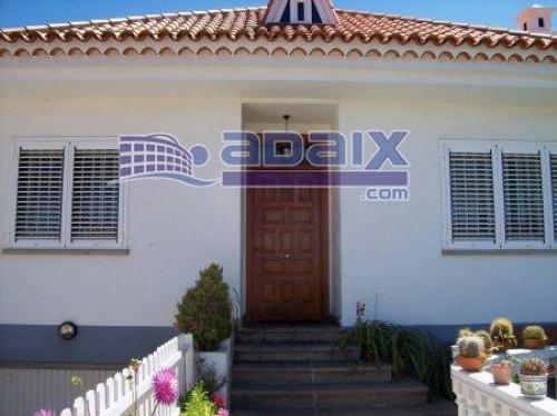 Precioso chalet en perfecto estado en la zona de Guamasa