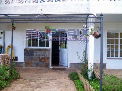 Magnifico chalet adosado en el municipio de Tacoronte. Consta de