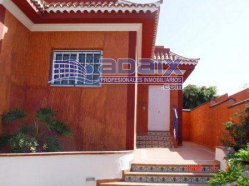 Magnifico chalet en La Mareta (Granadilla) muy amplio y compartido