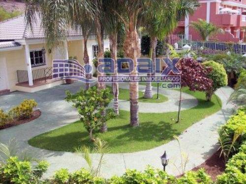 Coqueto duplex en el municipio de Arona. Cosnta de 1