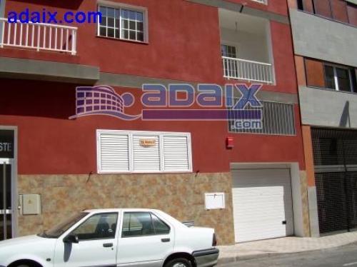 Amplio piso a estrenar cocina amueblada y plaza de garaje