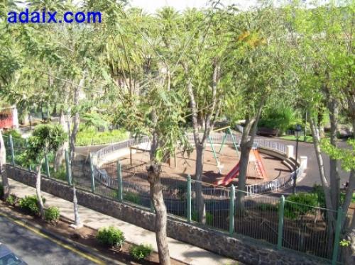 Preciosa casa terrerra de dos plantas en zona señorial de