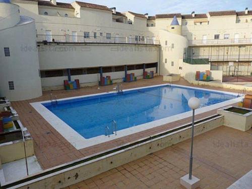 Se vende atico en el centro de Tomares (Sevilla).El inmueble