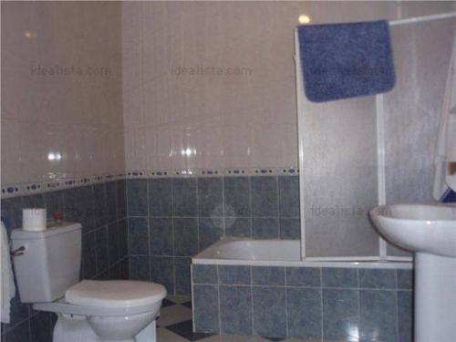 Se vende chalet adosado en la zona de Vista Azul-ConsolaciOn