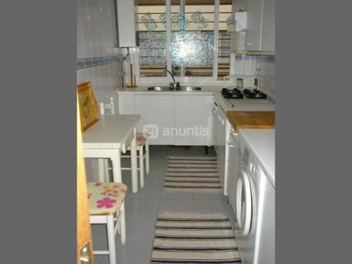 Se alquila piso en urbanizacion privada en Mairena del Aljarafe.SE