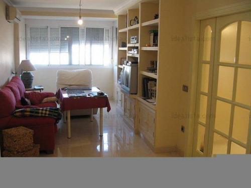 Se vende piso por la zona de Los Remedios en