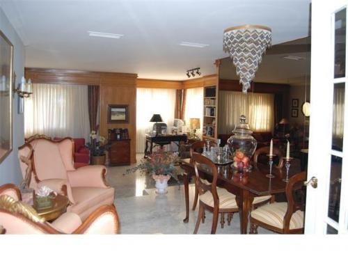 Se vende piso de lujo por la zona de NerviOn