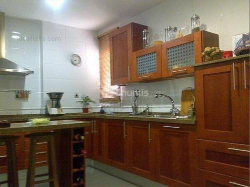 Se vende estupendo piso semi-nuevo por la zona de NerviOn