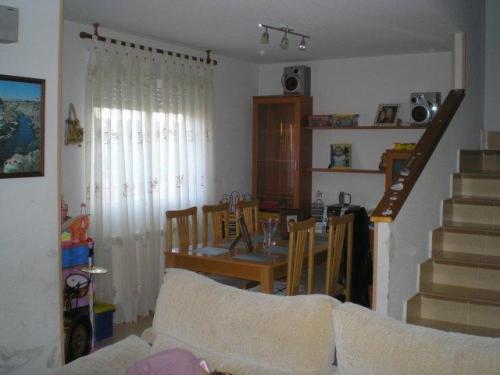 Chalet adosado en la localidad de Arges urbanizacion Las Eras