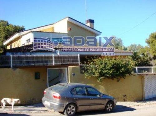 Chalet en Torrent ubicado en Barrio del Vedat. IndependienteParcela con