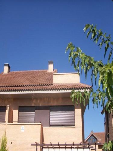 CUARTE DDE HUERVA CHALET VIVIENDA EXCLUSIVA CON PISCINA PRIVADA QUE