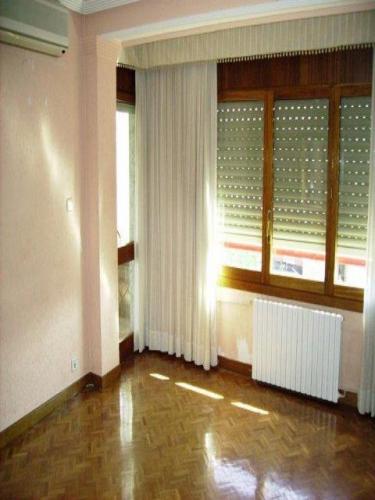 Inmueble en buen estado de conservaciOn en zona tranquila con