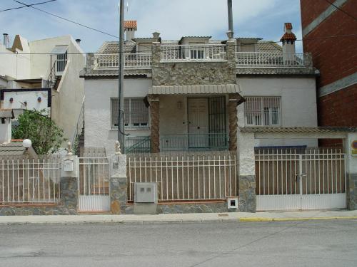 ROSNELY VENDE FANTASTICO CHALET AMUEBLADO EN RAFAL