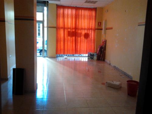 Alquiler local comercial 92 m2 centro Torrevieja