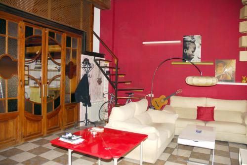 Apartamento con ALTILLO en el BARRIO DEL CARMEN, balcón a la calle. Luminoso