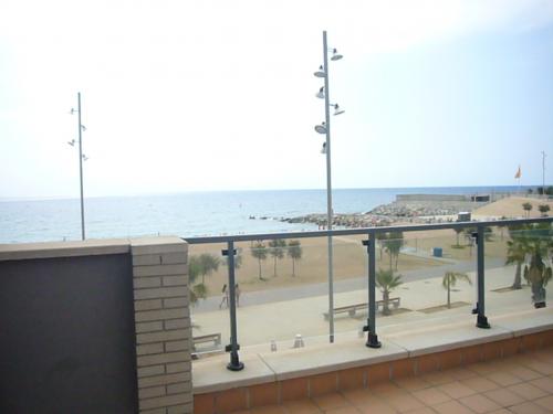 Primera Linea de Mar en Badalona. Piscina y hermosas vistas al Mar.