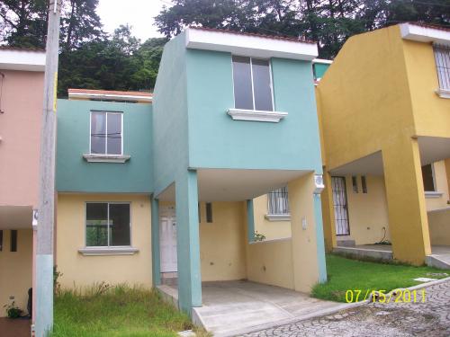 VENDO CASA EN SAN LUCAS SACATEPEQUEZ 