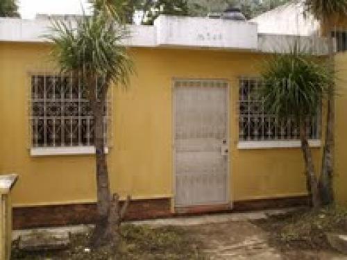 VENDO CASA DE ESQUINA - COLINAS DE MINERVA