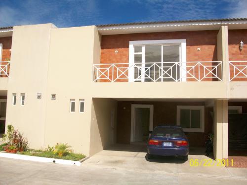 VENDO CASA EN BOSQUES DE LA FONTANA 