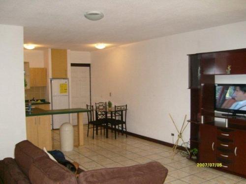LINDO APARTAMENTO AMUEBLADO