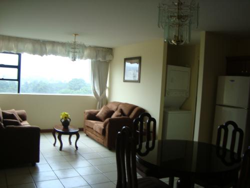 ALQUILO APARTAMENTO AMUEBLADO Y EQUIPADO NUEVO