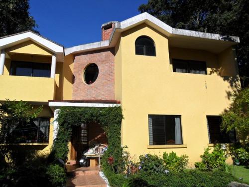 VENDO BONITA CASA EN LAS HOJARASCAS KM. 19.5 INTERAMERICANA