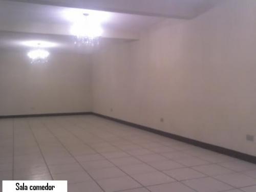 Se oye oferta. Vendo casa en Colonia Granai 1 zona 11