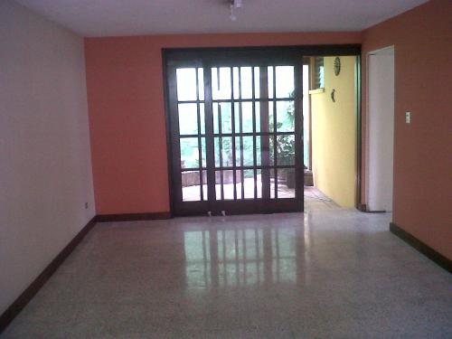 Alquiler de Townhouse en condominio ubicado en Las Charcas zona 11