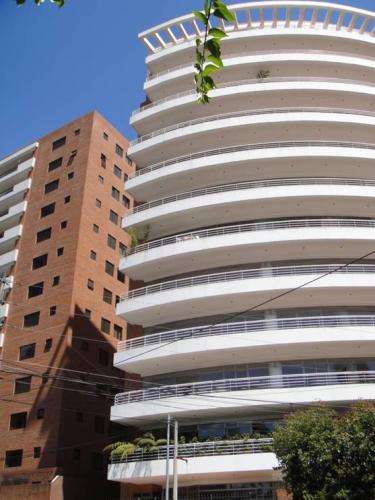 3 Apartamentos Zona 14 Edificio Hamzi 