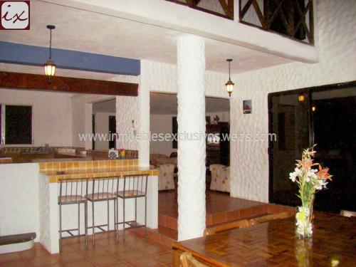 IX-249 Renta Chalet camino Monterrico