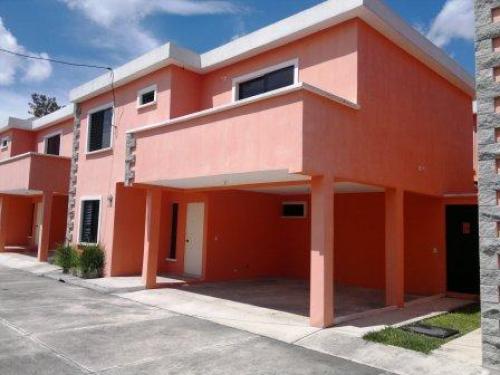 A pocos minutos de MEGA FRATER, Bonita Casa,  Cond. Los Rincones, San Cristóbal II