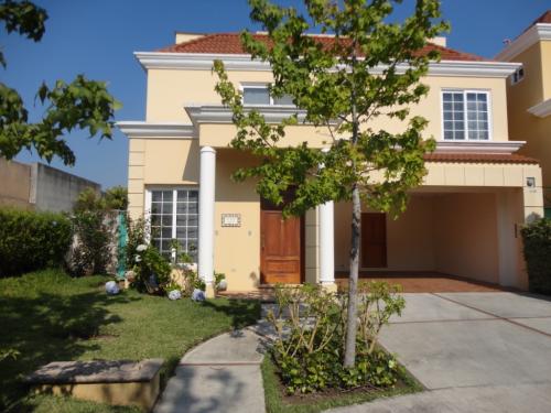 Casa Residenciales Entreverdes