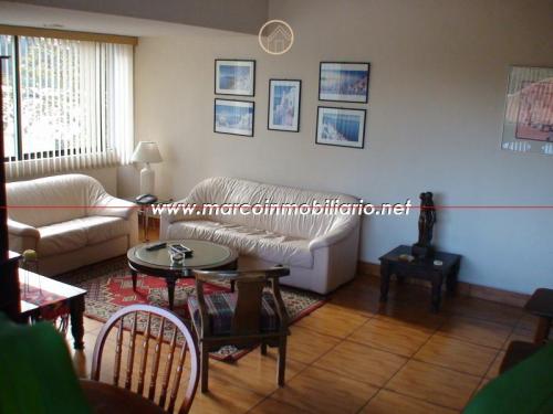 Alquilo Apartamento en zona 14, con Piscina. area verde. 