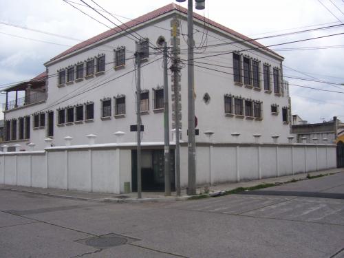 ESTRENE APARTAMENTO EN LA ZONA 10 CON UNA TERRAZA JARDIN