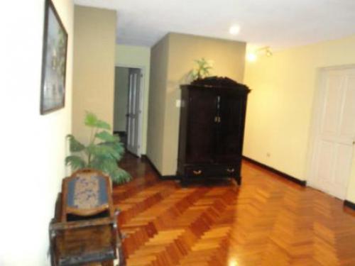 RENTO APTO. 3 HAB. Y HAB. DE SERVICIO Z. 14