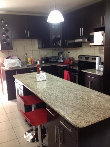 GANGA VENDO CASA RECIEN REMODELADA