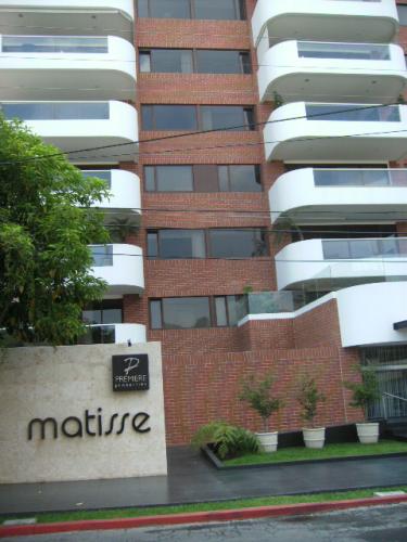 VENDO APARTAMENTO ZONA 14, EDIFICIO MATISSE I, EXCELENTE VISTA