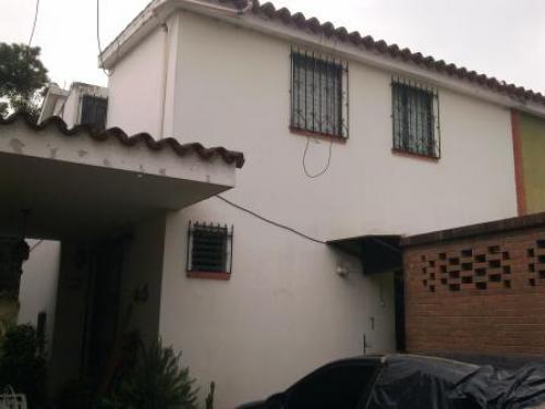 COMODA CASA EN ZONA 11, EXCELENTE UBICACIÓN