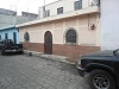 Vendo casa de 2 niveles en el tejar chimaltenango cerca de autopista