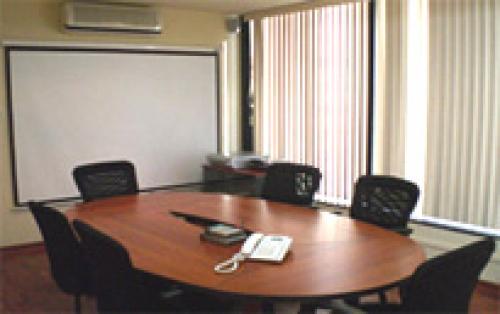 Oficinas equipadas en alquiler desde $550, excelente ubicación!!