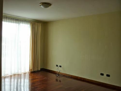 Alquilo apto. de 2 hab. amueblado 