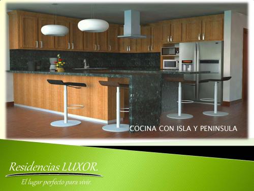 Vendo Maravillosa casa Ubicada en Excelente condominio en Ciudad de San Cristóbal con AMPLIA ÁREA VERDE, SEGURIRAD 24 HRS  CON INGRESO DE VISITANTES P