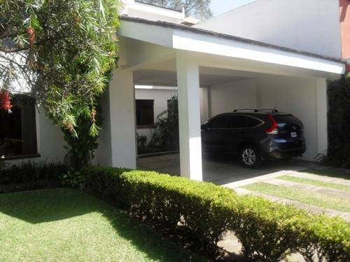 Prados de Monte María, Zona 12