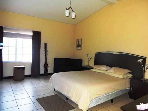 Venta de Casa en Condominio cercana a Sankris Mall