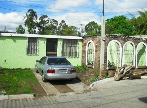 VENDO BONITA CASA, AMPLIO TERRENO, ALTA PLUSVALÍA, SEGURIDAD