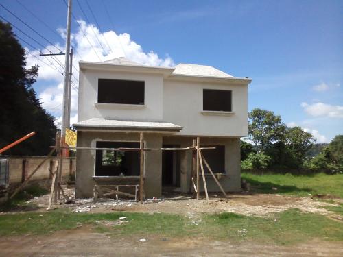 CASA 2 NIVELES  NUEVA SAN LUCAS SACATEPEQUEZ KM 32.6 INTERAMERICANA