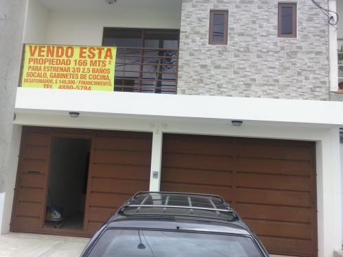 CASA 2 NIVELES, HACIENDA REAL ZONA 16, 3 HABITACIONES