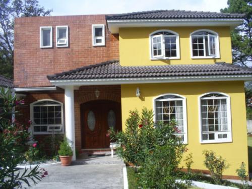 LINDA CASA 2 NIVELES SAN CRISTOBAL, 350 M2 CONSTRUCCION 2,650 V2 TERRENO