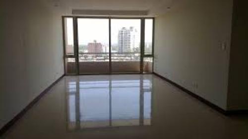 En  nivel altoo rento apartamento en Edificio de zona 10