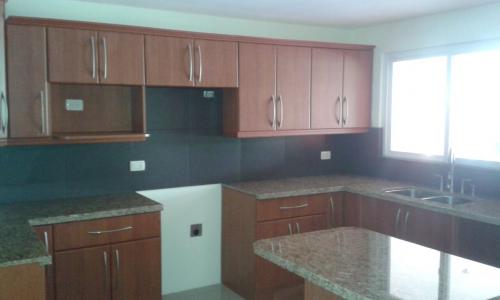 Vendo linda casa para estrenar en Zona 16 a 1 minuto de Cayala